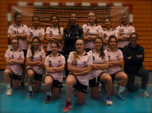 Les 18 ans féminines et leur coach