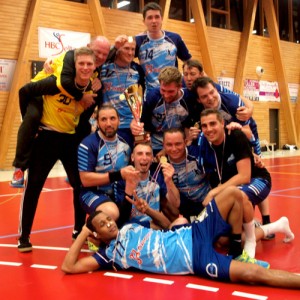 Jacky Ladenburger, Dorian Baron, Morgan Bonneville, Anthony Spreng, Saïd Guerin, Joris Wettling, Claude Pfifferling, Léon Knittel, Dorian Chapot, Yannick Pascal, Jonathan Texeira et Chriscaël Christine ont fêté comme il se doit le titre de champion d’Alsace du HBCW.